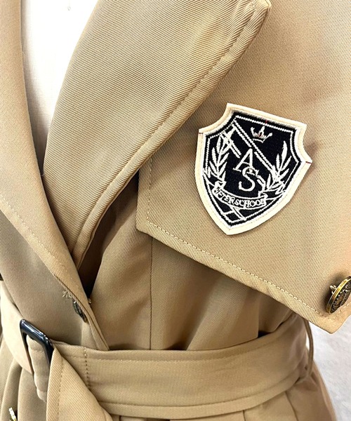 TITTY&CO.（ティティーアンドコー）の「タックプリーツトレンチコート（トレンチコート・レディース・ブラック/ベージュ・SMALL/MEDIUM）」の8枚目の写真