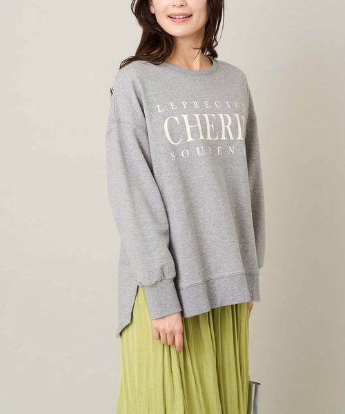 a.v.v(アーヴェヴェ)の「大人のきれいめロゴスウェット(Tシャツ/カットソー・レディース・グレー/ホワイト・40/38/42/36/34)」の1枚目の写真