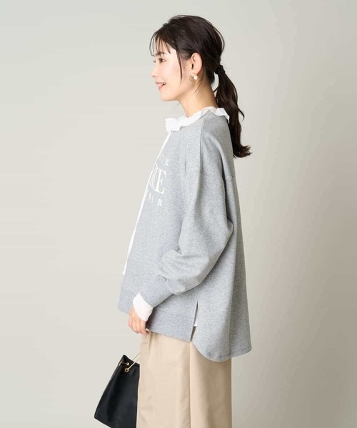 a.v.v(アーヴェヴェ)の「大人のきれいめロゴスウェット(Tシャツ/カットソー・レディース・グレー/ホワイト・40/38/42/36/34)」の13枚目の写真