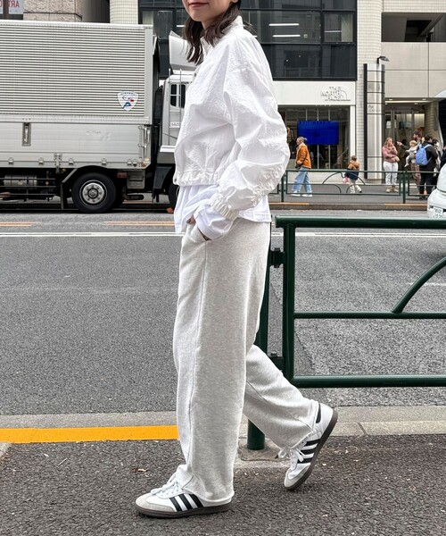 fredy emue（フレディエミュ）の「ナイロンショートブルゾン（ブルゾン・レディース・オフホワイト/カーキ・38）」の3枚目の写真