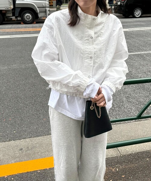 fredy emue（フレディエミュ）の「ナイロンショートブルゾン（ブルゾン・レディース・オフホワイト/カーキ・38）」の7枚目の写真