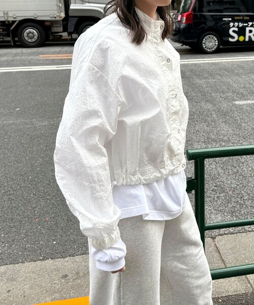 fredy emue（フレディエミュ）の「ナイロンショートブルゾン（ブルゾン・レディース・オフホワイト/カーキ・38）」の8枚目の写真