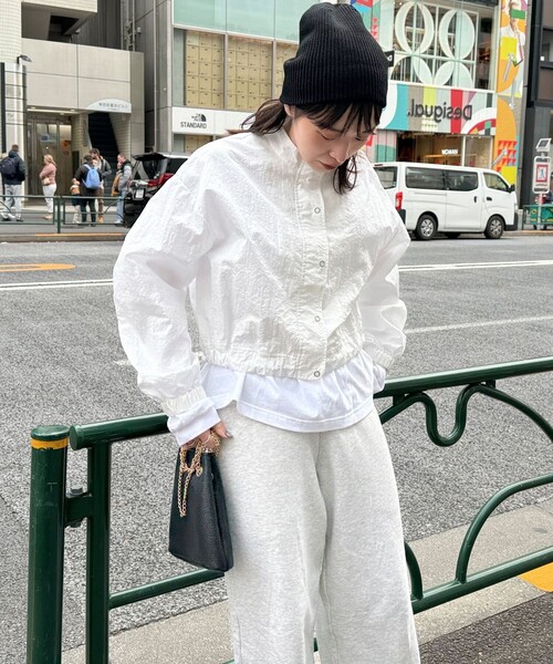 fredy emue（フレディエミュ）の「ナイロンショートブルゾン（ブルゾン・レディース・オフホワイト/カーキ・38）」の10枚目の写真