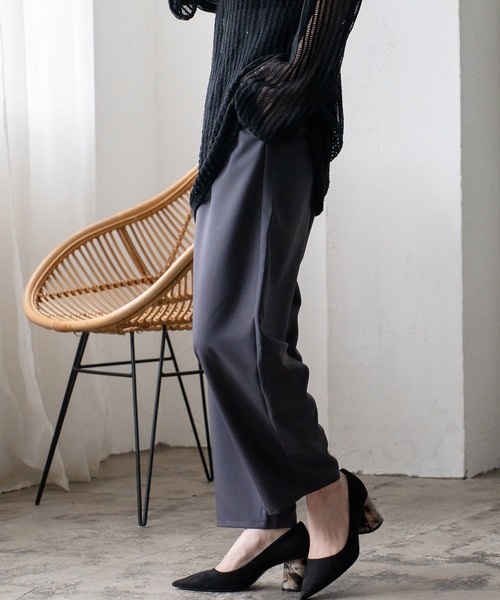 VitaFelice（ヴィータフェリーチェ）の「ふんわりタックカーブパンツ（その他パンツ・レディース・グレー系/ブラック/ブルー/サンドベージュ/イエロー/ベージュ系・FREE）」の3枚目の写真