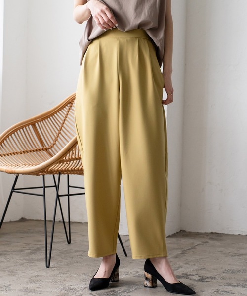 VitaFelice（ヴィータフェリーチェ）の「ふんわりタックカーブパンツ（その他パンツ・レディース・グレー系/ブラック/ブルー/サンドベージュ/イエロー/ベージュ系・FREE）」の6枚目の写真