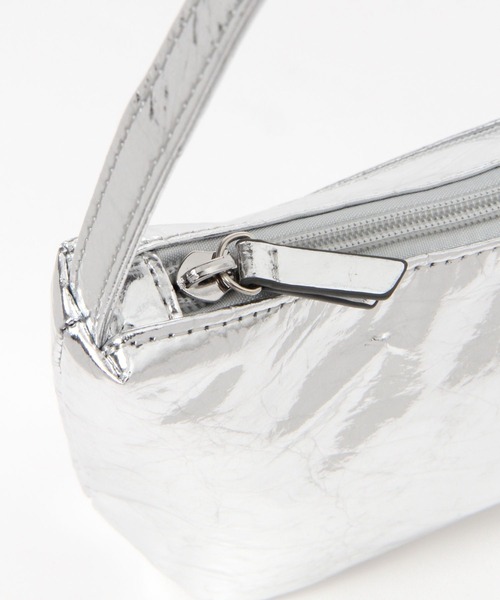 LEPSIM(レプシィム)の「フェイクレザーミニバッグ 103810(ハンドバッグ・レディース・ブラック/シルバー・ONE SIZE)」の10枚目の写真