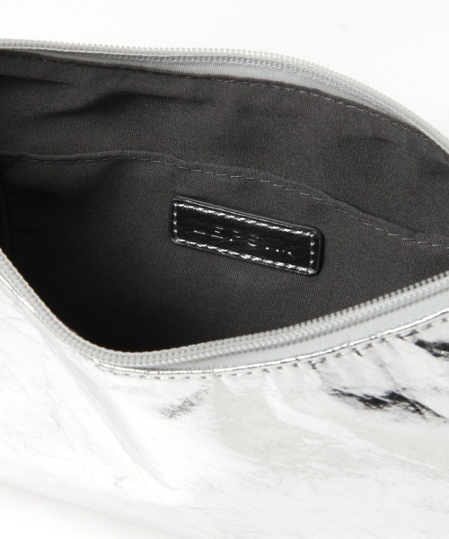 LEPSIM(レプシィム)の「フェイクレザーミニバッグ 103810(ハンドバッグ・レディース・ブラック/シルバー・ONE SIZE)」の12枚目の写真