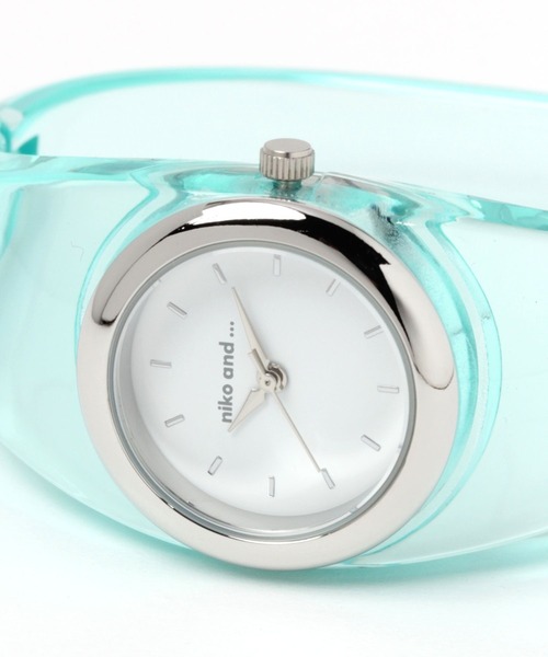 niko and...(ニコアンド)の「クリアバングルウォッチ(アナログ腕時計・レディース・ホワイト/ピンク/ブラウン/グリーン・0)」の11枚目の写真