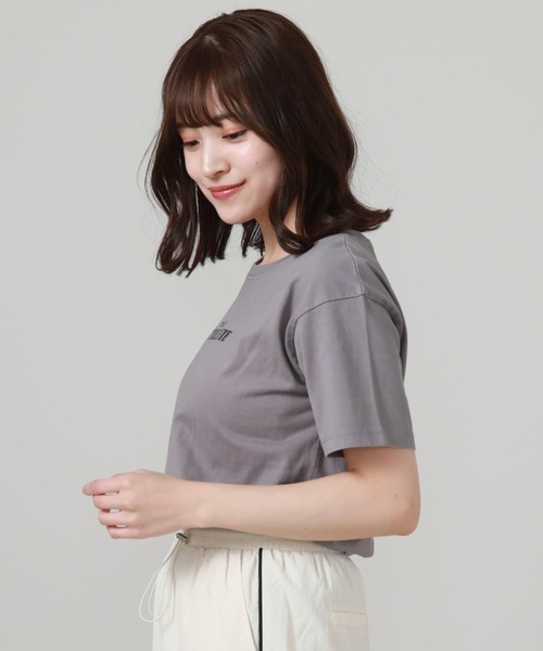 archives(アルシーヴ)の「ピグメントプリントTシャツ(Tシャツ/カットソー・レディース・ブルー/オフホワイト/オレンジ/ブラック・MEDIUM)」の22枚目の写真