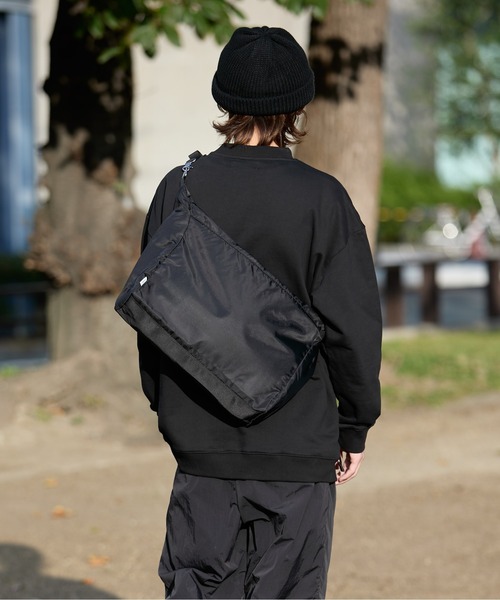 黒 ナイロン ショルダーバッグ　meltum meltum ショルダーバッグ ×PACKING COMPACT DRAWSTRING BAG