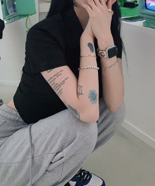 HALEY PESCA（ヘーリーペスカ）の「HALEY PESCA/クロップド半袖シャツ（シャツ/ブラウス・レディース・ブラック/ホワイト/ブルー・SMALL/MEDIUM/LARGE）」の7枚目の写真