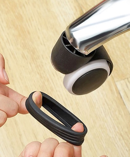 florist(フローリスト)の「【8点+おまけ4点セット】キズ防止・騒音軽減◎スーツケースキャスターシリコン保護カバー(スーツケース/キャリーバッグ・レディース・オレンジ/ブルー/ピンク/グレー/ブラック/パープル・ONESIZE)」の2枚目の写真