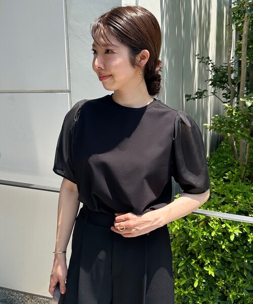 UNFILO（アンフィーロ）の「BEAUTY FORM シアースリーブＴシャツ（Tシャツ/カットソー・レディース・グレー系/ネイビー系2/ホワイト系/ベージュ系2/ブラック系・SMALL/MEDIUM/LARGE）」の18枚目の写真