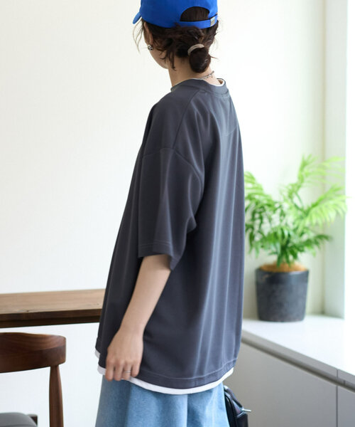 CIAOPANIC TYPY(チャオパニックティピー)の「梨地プレーティングフェイクレイヤードTee(Tシャツ/カットソー・メンズ・チャコールグレー/グレイッシュベージュ/ダークグリーン/ブルー・MEDIUM/LARGE)」の12枚目の写真