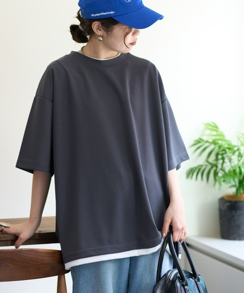 CIAOPANIC TYPY(チャオパニックティピー)の「梨地プレーティングフェイクレイヤードTee(Tシャツ/カットソー・メンズ・チャコールグレー/グレイッシュベージュ/ダークグリーン/ブルー・MEDIUM/LARGE)」の2枚目の写真