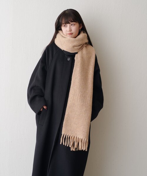 Lui's（ルイス）の「ウール混カラーブークレーカラーマフラー（マフラー・レディース・オレンジ/オフホワイト/ネイビー/ベージュ・FREE）」の17枚目の写真