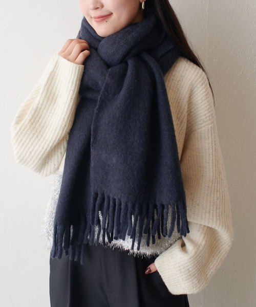 Lui's（ルイス）の「ウール混カラーブークレーカラーマフラー（マフラー・レディース・オレンジ/オフホワイト/ネイビー/ベージュ・FREE）」の22枚目の写真