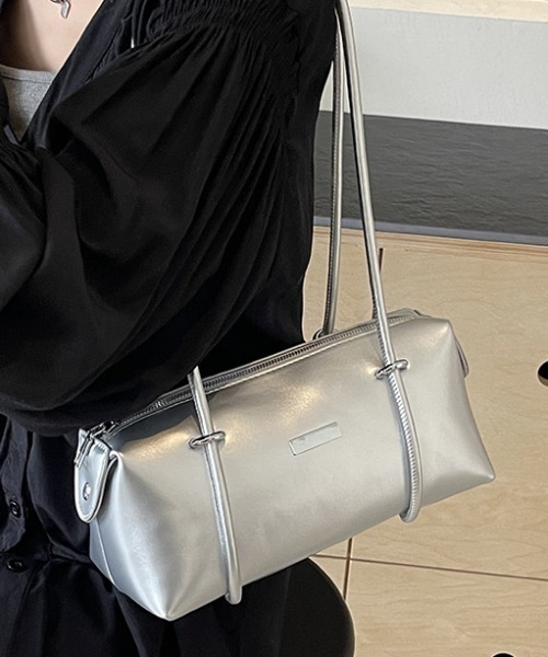 mebole(メボレ)の「クロスボディレトロショルダーバッグ(ショルダーバッグ・レディース・ブラック/シルバー/ホワイト/ピンク・FREE)」の4枚目の写真