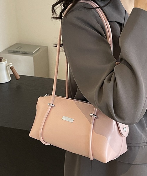 mebole(メボレ)の「クロスボディレトロショルダーバッグ(ショルダーバッグ・レディース・ブラック/シルバー/ホワイト/ピンク・FREE)」の13枚目の写真