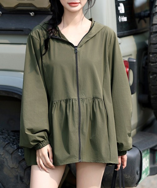 TeddyShop(テディショップ)の「【UVカット率 99%以上/UPF50+/急速・接触冷感】ふわっと軽量。長袖 ティアード 切替え フード付き ラッシュガード パーカー レディース(パーカー・レディース・ダークグレー/ブラック/カーキ/ベージュ/ブラウン/ホワイト・LL/L/M)」の6枚目の写真
