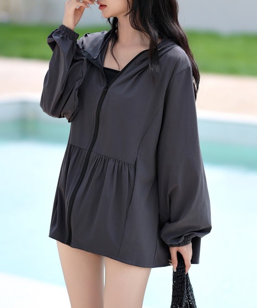 TeddyShop(テディショップ)の「【UVカット率 99%以上/UPF50+/急速・接触冷感】ふわっと軽量。長袖 ティアード 切替え フード付き ラッシュガード パーカー レディース(パーカー・レディース・ダークグレー/ブラック/カーキ/ベージュ/ブラウン/ホワイト・LL/L/M)」の13枚目の写真