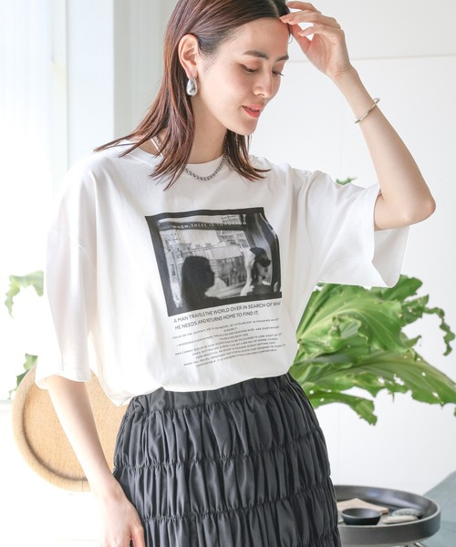 LEPSIM(レプシィム)の「チュニックPHOTO-T 121991(Tシャツ/カットソー・レディース・オフホワイト/ホワイト/チャコールグレー/グレー・FREE)」の5枚目の写真
