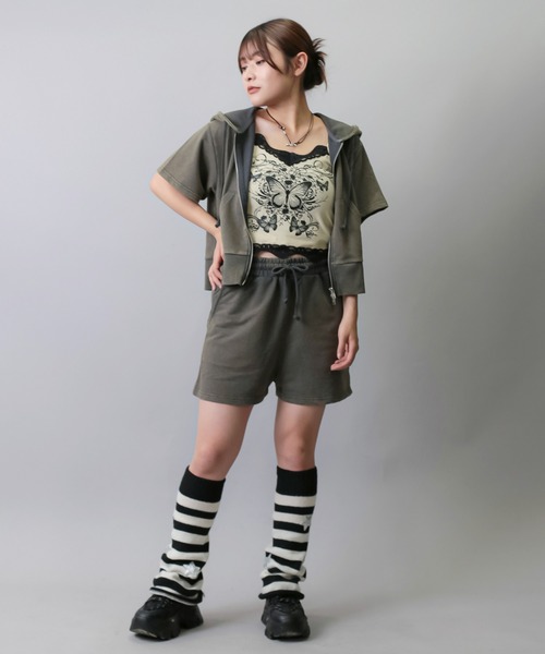 SPINNS（スピンズ）の「スターボーダーワイドレッグカバー（レッグウォーマー・レディース・ホワイト×ブラック・ONESIZE）」の7枚目の写真