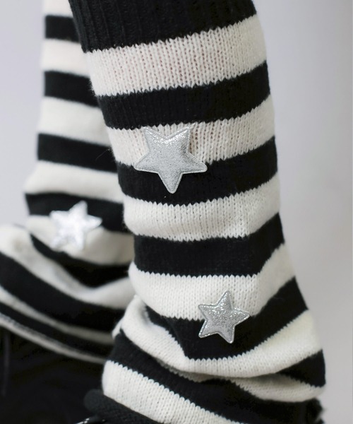 SPINNS（スピンズ）の「スターボーダーワイドレッグカバー（レッグウォーマー・レディース・ホワイト×ブラック・ONESIZE）」の6枚目の写真