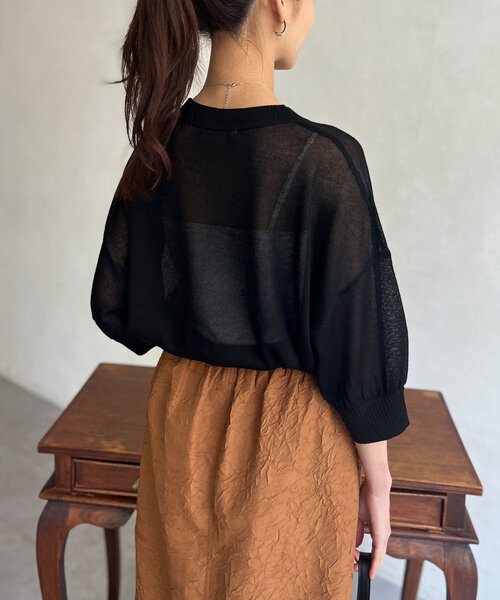 Chez toi（シェトワ）の「刺繍ロゴ5分袖シアープルオーバー（ニット/セーター・レディース・ブラック/グレイッシュベージュ/インディゴブルー・FREE）」の8枚目の写真