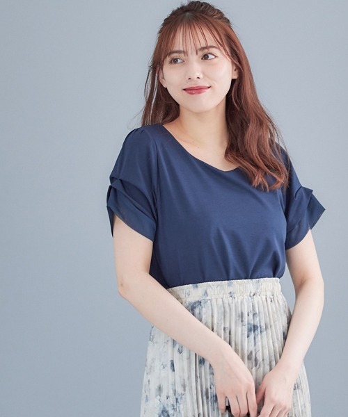 12Twelve Agenda(トゥエルブ アジェンダ)の「ハートネック異素材タックスリーブカットソープルオーバー(Tシャツ/カットソー・レディース・ネイビー/オフホワイト/ブルー/ブラック・M)」の3枚目の写真