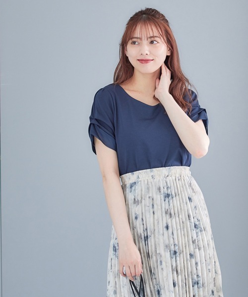 12Twelve Agenda(トゥエルブ アジェンダ)の「ハートネック異素材タックスリーブカットソープルオーバー(Tシャツ/カットソー・レディース・ネイビー/オフホワイト/ブルー/ブラック・M)」の8枚目の写真