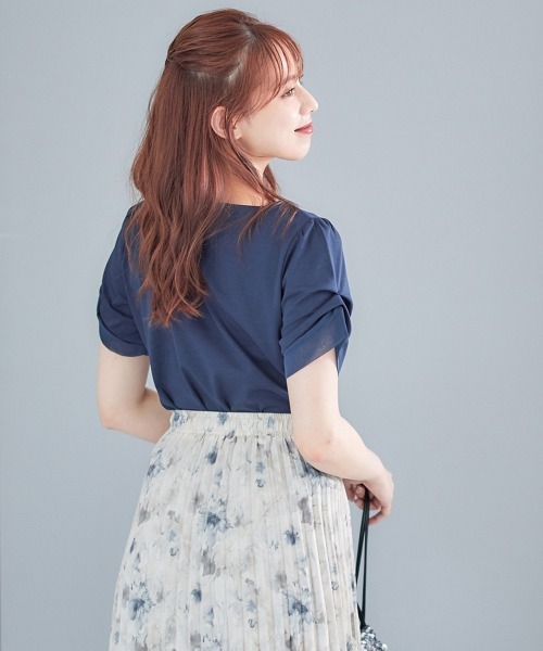 12Twelve Agenda(トゥエルブ アジェンダ)の「ハートネック異素材タックスリーブカットソープルオーバー(Tシャツ/カットソー・レディース・ネイビー/オフホワイト/ブルー/ブラック・M)」の9枚目の写真
