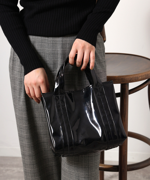 HELOYSE(エロイーズ)の「【HELOYSE/エロイーズ】boxy mirror tote:トートバッグ(トートバッグ・レディース・シルバー/ブラック・FREE)」の3枚目の写真