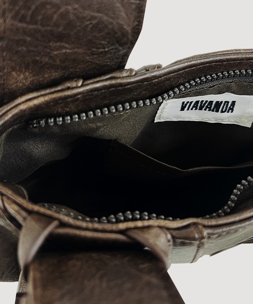 VIAVANDA(ヴィアヴァンダ)の「STRINGS MULTI BAG(ショルダー VIAVANDA(ヴィアヴァンダ)の「STRINGS MULTI BAG(ショルダー