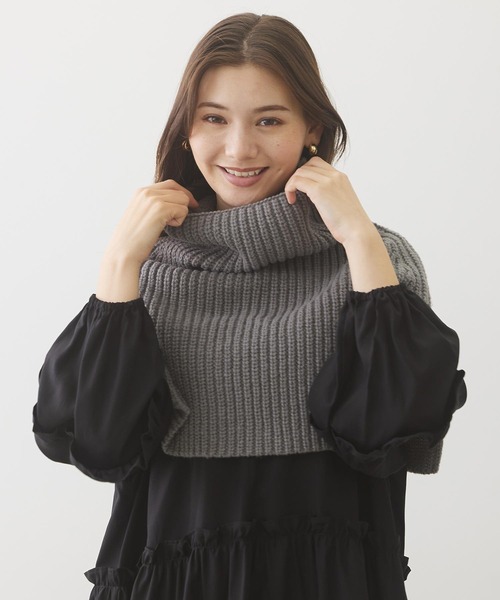 MILKFED.（ミルクフェド）の「KNITTED NECK WARMER（ネックウォーマー/スヌード・レディース・ブラック/アッシュ/ベージュ・ONE SIZE）」の12枚目の写真