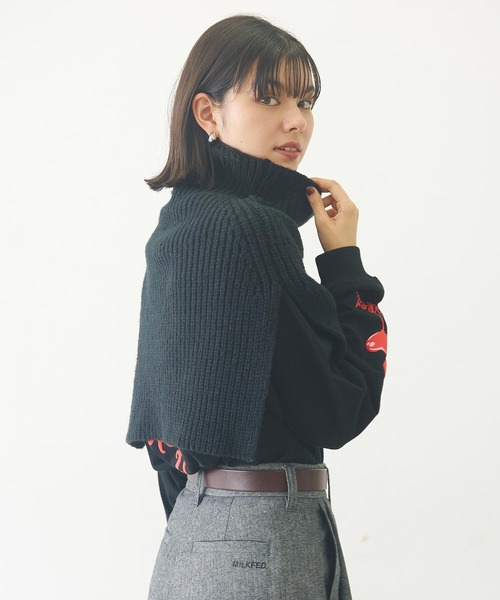 MILKFED.（ミルクフェド）の「KNITTED NECK WARMER（ネックウォーマー/スヌード・レディース・ブラック/アッシュ/ベージュ・ONE SIZE）」の15枚目の写真