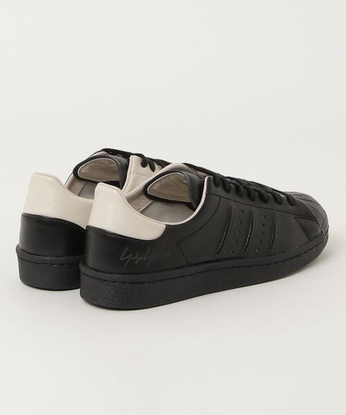 Y-3 ブラック＆オフホワイト Superstar スニーカー Y-3（ワイスリー）の「Y-3 SUPERSTAR（スニーカー）」 - WEAR