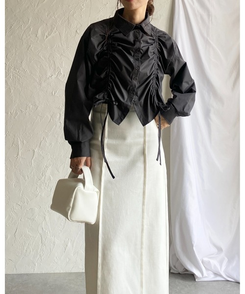 She's Closet(シーズクローゼット)の「長袖ショート丈クロップドドロストギャザーシャーリングリボンシャツブラウス(シャツ/ブラウス・レディース・ブルー/ブラック/ホワイト/チャコールグレー・FREE)」の20枚目の写真