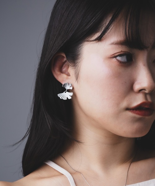 Os accessory(オズアクセサリー)の「Os -オズ- 【金属アレルギー対応】リーフピアス(ピアス(両耳用)・レディース・シルバー/ゴールド・ONE SIZE)」の10枚目の写真