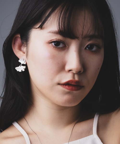 Os accessory(オズアクセサリー)の「Os -オズ- 【金属アレルギー対応】リーフピアス(ピアス(両耳用)・レディース・シルバー/ゴールド・ONE SIZE)」の11枚目の写真
