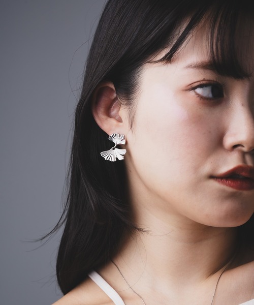 Os accessory(オズアクセサリー)の「Os -オズ- 【金属アレルギー対応】リーフピアス(ピアス(両耳用)・レディース・シルバー/ゴールド・ONE SIZE)」の12枚目の写真