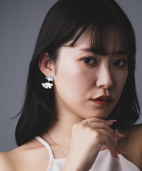 Os accessory(オズアクセサリー)の「Os -オズ- 【金属アレルギー対応】リーフピアス(ピアス(両耳用)・レディース・シルバー/ゴールド・ONE SIZE)」の14枚目の写真
