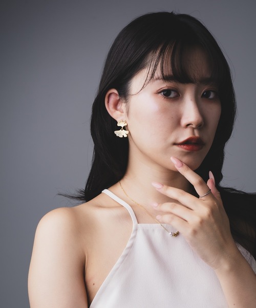 Os accessory(オズアクセサリー)の「Os -オズ- 【金属アレルギー対応】リーフピアス(ピアス(両耳用)・レディース・シルバー/ゴールド・ONE SIZE)」の5枚目の写真