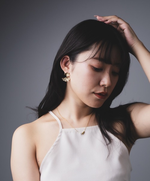 Os accessory(オズアクセサリー)の「Os -オズ- 【金属アレルギー対応】リーフピアス(ピアス(両耳用)・レディース・シルバー/ゴールド・ONE SIZE)」の7枚目の写真