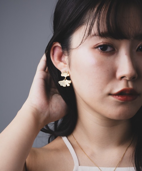 Os accessory(オズアクセサリー)の「Os -オズ- 【金属アレルギー対応】リーフピアス(ピアス(両耳用)・レディース・シルバー/ゴールド・ONE SIZE)」の19枚目の写真