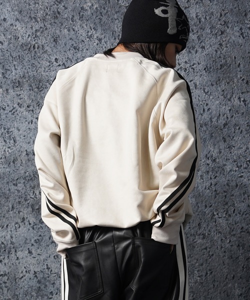 1111clothing(ワンフォークロージング)の「フェイクスエード 刺繍ロゴ ゲームシャツ / Faux suede embroidered logo game shirt(スウェット・メンズ・ベージュ/アイボリー/チャコールグレー・L/M)」の8枚目の写真