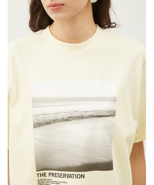 Mila Owen(ミラオーウェン)の「グラフィックフォトTシャツ【手洗い可能】(Tシャツ/カットソー・レディース・チャコールグレー/ホワイト/イエロー・0/1)」の6枚目の写真