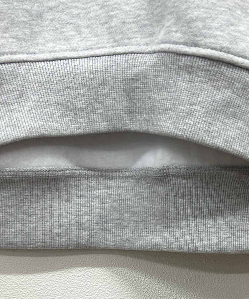 Futier land（フューティアランド）の「バック刺繍クロップド丈裏起毛スウェットトレーナー（スウェット・レディース・杢グレー/グリーン/ネイビー・FREE）」の17枚目の写真