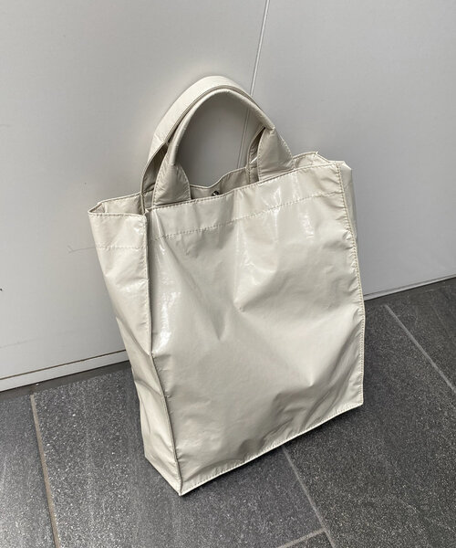 DouDou(ドゥドゥ)の「【WEB限定】タテ型ショッパー(ショルダーバッグ・レディース・ブラック/アイボリー/シルバー/グリーン/ベージュ・FREE)」の8枚目の写真