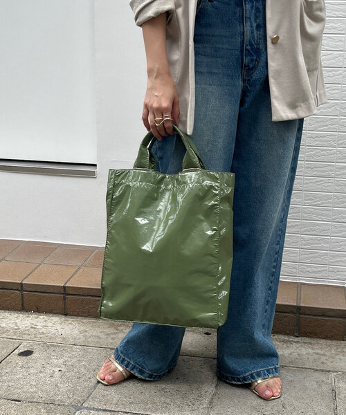DouDou(ドゥドゥ)の「【WEB限定】タテ型ショッパー(ショルダーバッグ・レディース・ブラック/アイボリー/シルバー/グリーン/ベージュ・FREE)」の15枚目の写真